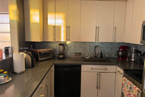 Кондоминиум с 2 спальнями в Авентура, Флорида № 1998525