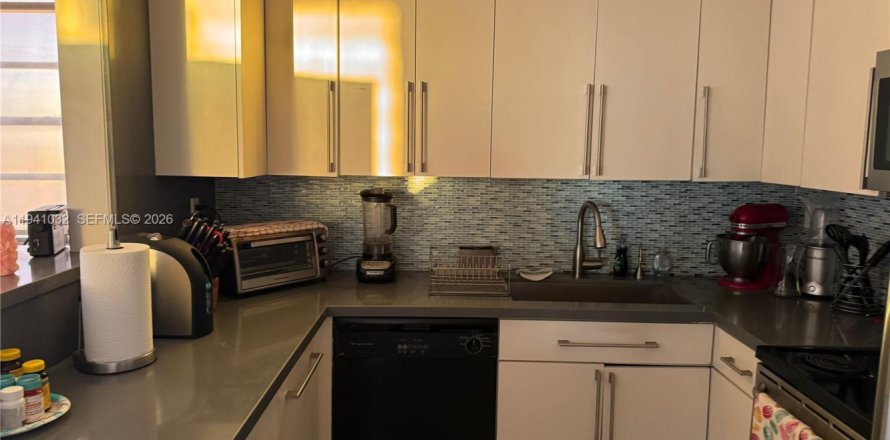 Кондоминиум с 2 спальнями в Авентура, Флорида № 1998525