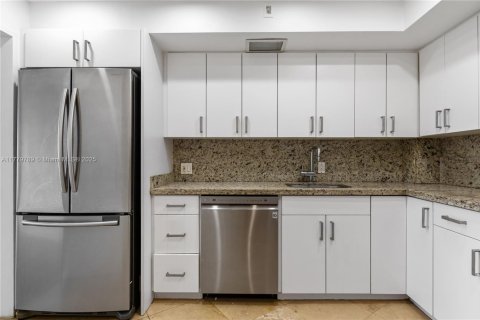 Condo in Miami Beach, Florida, 1 bedroom  № 1863665 - photo 22