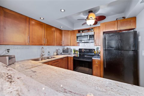 Copropriété à louer à Hallandale Beach, Floride: 1 chambre, 68.56 m2 № 1971046 - photo 3