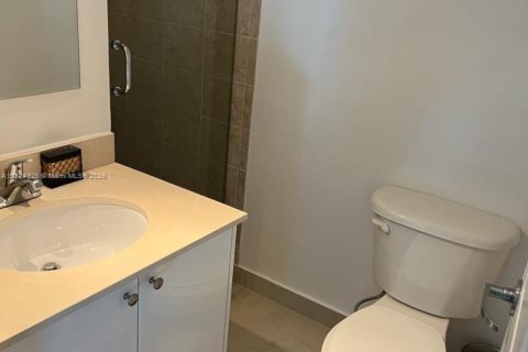 Купить кондоминиум в Майами, Флорида 2 спальни, 120.12м2, № 1790457 - фото 16