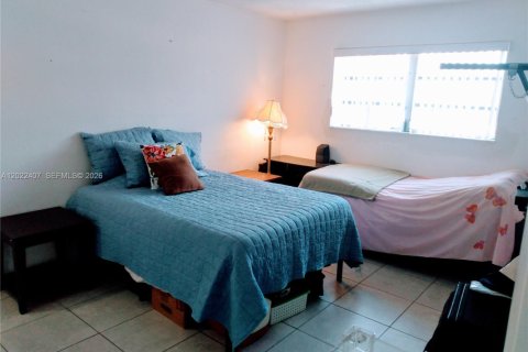 Condominio en venta en Hallandale Beach, Florida, 2 dormitorios, 111.48 m2 № 2190539 - foto 9