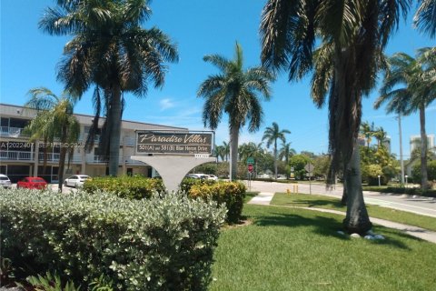 Condominio en venta en Hallandale Beach, Florida, 2 dormitorios, 111.48 m2 № 2190539 - foto 16