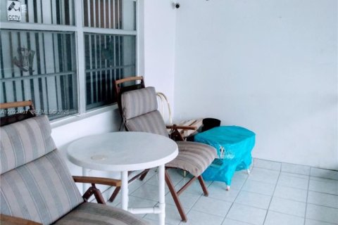 Condominio en venta en Hallandale Beach, Florida, 2 dormitorios, 111.48 m2 № 2190539 - foto 4