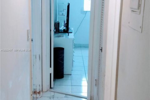 Condominio en venta en Hallandale Beach, Florida, 2 dormitorios, 111.48 m2 № 2190539 - foto 11