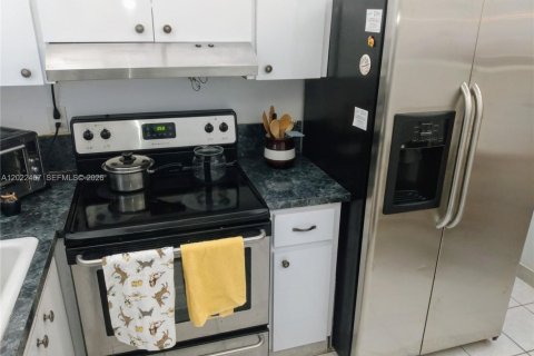 Condominio en venta en Hallandale Beach, Florida, 2 dormitorios, 111.48 m2 № 2190539 - foto 7