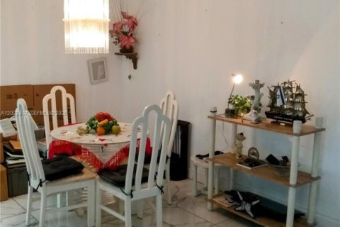 Condominio en venta en Hallandale Beach, Florida, 2 dormitorios, 111.48 m2 № 2190539 - foto 8