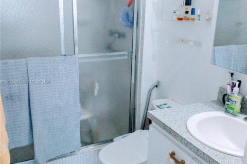 Condominio en venta en Hallandale Beach, Florida, 2 dormitorios, 111.48 m2 № 2190539 - foto 10