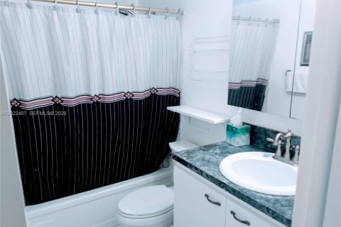 Condominio en venta en Hallandale Beach, Florida, 2 dormitorios, 111.48 m2 № 2190539 - foto 13