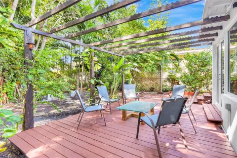 Купить виллу или дом в Корал-Гейблс, Флорида 2 спальни, 95.32м2, № 1956285 - фото 12