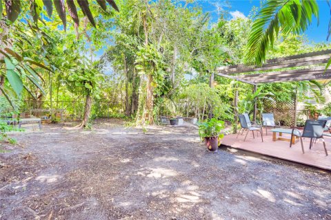 Купить виллу или дом в Корал-Гейблс, Флорида 2 спальни, 95.32м2, № 1956285 - фото 11