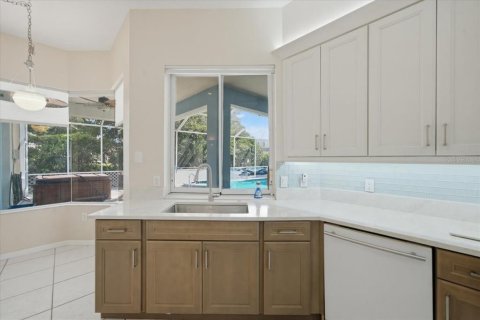 Casa en venta en Weeki Wachee, Florida, 4 dormitorios, 253.53 m2 № 2232241 - foto 21