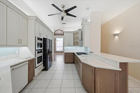 Casa en venta en Weeki Wachee, Florida, 4 dormitorios, 253.53 m2 № 2232241 - foto 19