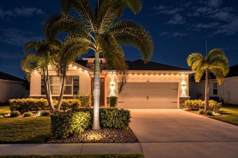 House in Palmetto, Florida 4 bedrooms, 188.96 sq.m. № 2347369