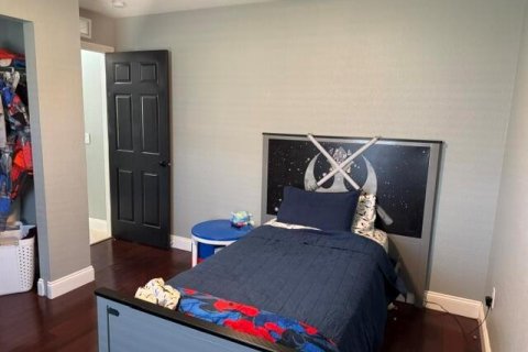 House in Port St. Lucie, Florida 4 bedrooms, 177.26 sq.m. № 2084029 - photo 13