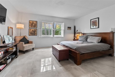 Apartamento en alquiler en Coral Gables, Florida, 2 dormitorios, 106.84 m2 № 2069274 - foto 15