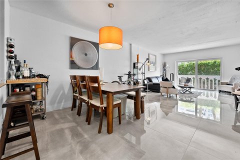Apartamento en alquiler en Coral Gables, Florida, 2 dormitorios, 106.84 m2 № 2069274 - foto 6