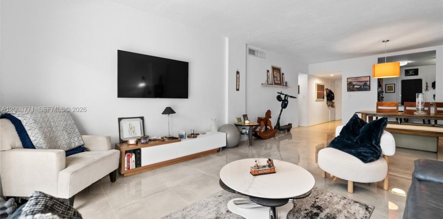 Apartamento en Coral Gables, Florida 2 dormitorios, 106.84 m2 № 2069274