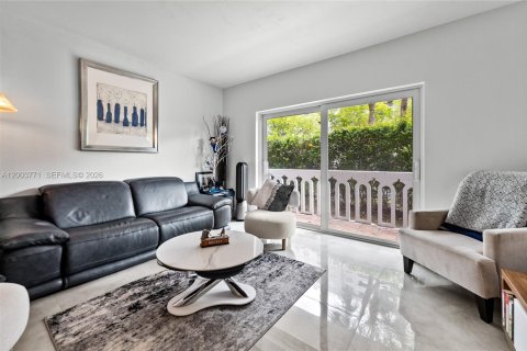 Apartamento en alquiler en Coral Gables, Florida, 2 dormitorios, 106.84 m2 № 2069274 - foto 3