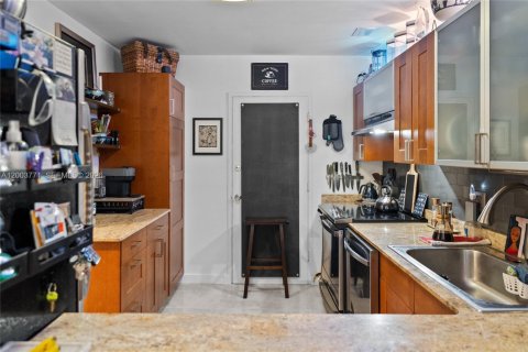 Apartamento en alquiler en Coral Gables, Florida, 2 dormitorios, 106.84 m2 № 2069274 - foto 12