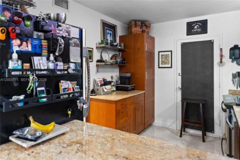 Apartamento en alquiler en Coral Gables, Florida, 2 dormitorios, 106.84 m2 № 2069274 - foto 13