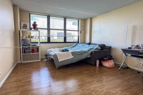 Купить кондоминиум в Бей-Харбор-Айлендс, Флорида 2 спальни, 120.77м2, № 2005695 - фото 11