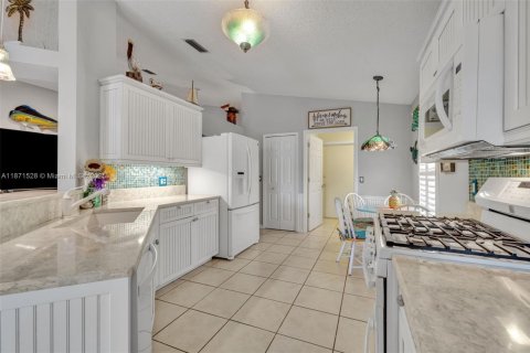 Villa ou maison à vendre à Melbourne, Floride: 4 chambres, 180.42 m2 № 1923205 - photo 14