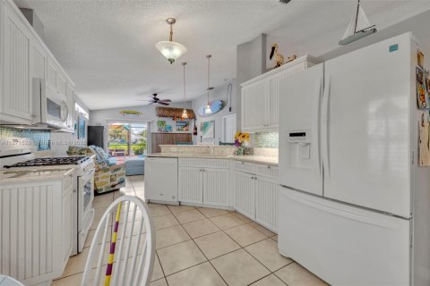 Villa ou maison à vendre à Melbourne, Floride: 4 chambres, 180.42 m2 № 1923205 - photo 16