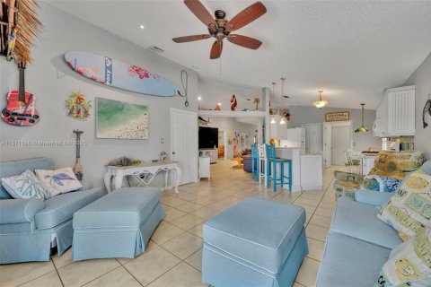 Villa ou maison à vendre à Melbourne, Floride: 4 chambres, 180.42 m2 № 1923205 - photo 12