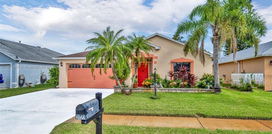Villa ou maison à Melbourne, Floride 4 chambres, 180.42 m2 № 1923205