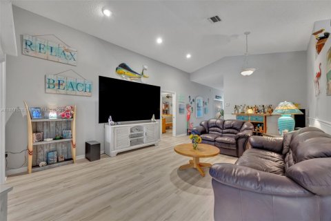 Villa ou maison à vendre à Melbourne, Floride: 4 chambres, 180.42 m2 № 1923205 - photo 4