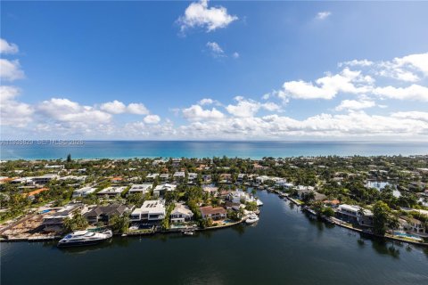 Condo in Aventura, Florida, 2 bedrooms  № 1996159 - photo 9