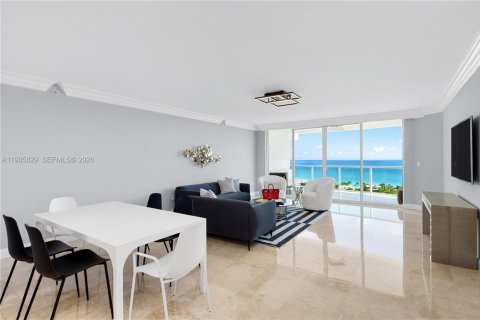 Condo in Aventura, Florida, 2 bedrooms  № 1996159 - photo 10