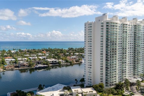 Condo in Aventura, Florida, 2 bedrooms  № 1996159 - photo 3