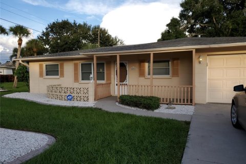 Casa en alquiler en Venice, Florida, 2 dormitorios, 116.22 m2 № 1905859 - foto 1
