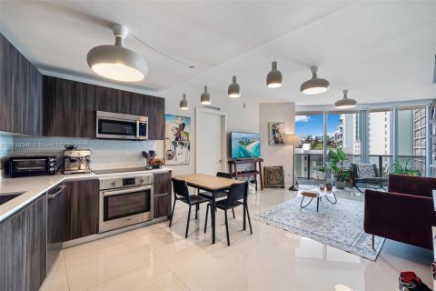 Condominio en venta en Miami, Florida, 2 dormitorios, 95.78 m2 № 1695071 - foto 1
