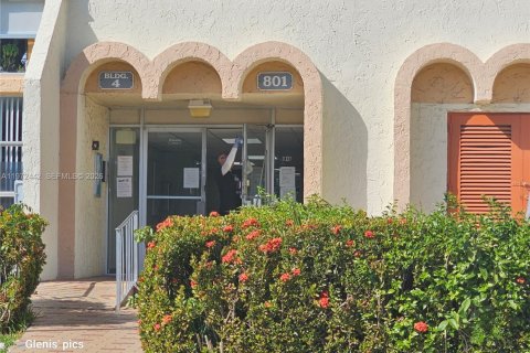 Condominio en alquiler en Hallandale Beach, Florida, 2 dormitorios, 85.84 m2 № 2040351 - foto 5