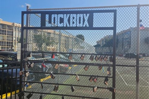 Condominio en Hallandale Beach, Florida, 2 dormitorios  № 2040351