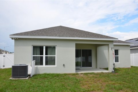 House in Davenport, Florida 4 bedrooms, 196.21 sq.m. № 793630 - photo 25