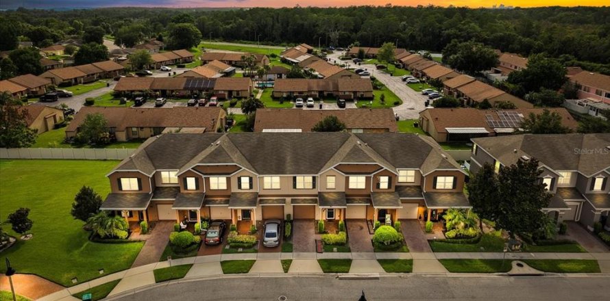 Townhouse in Orlando, Florida 3 bedrooms, 138.61 sq.m. № 1819065