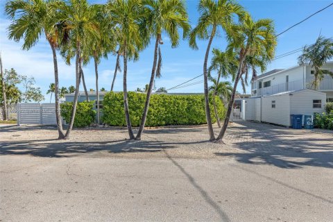 House in Key Largo, Florida 3 bedrooms, 161.28 sq.m. № 1655935 - photo 2