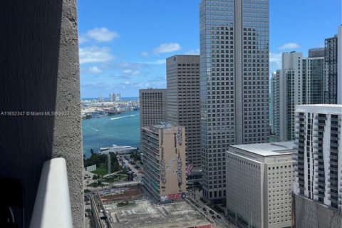 Condo in Miami, Florida, 1 bedroom  № 1862456 - photo 1