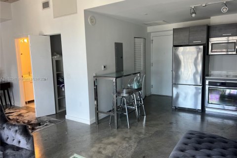 Condo in Miami, Florida, 1 bedroom  № 1862456 - photo 4