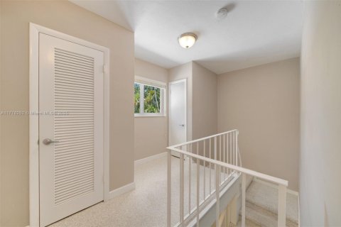 Townhouse in North Miami Beach, Florida 3 bedrooms, 151.43 sq.m. № 1868474 - photo 20