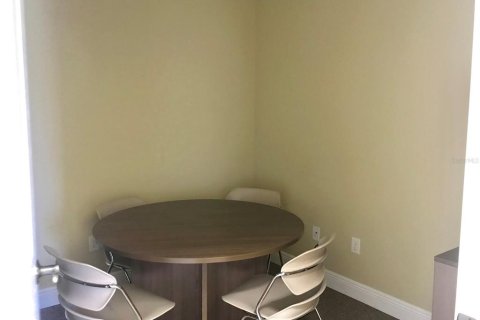 Immobilier commercial à louer à Orlando, Floride: 530.29 m2 № 1848634 - photo 9