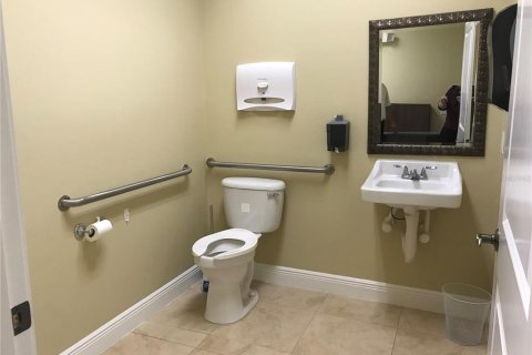 Immobilier commercial à louer à Orlando, Floride: 530.29 m2 № 1848634 - photo 7