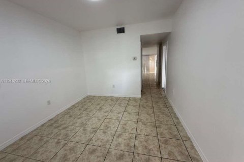 Купить таунхаус в Флорида-Сити, Флорида 3 спальни, 141.86м2, № 2053243 - фото 7