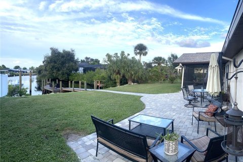 Villa ou maison à louer à Nokomis, Floride: 2 chambres, 130.16 m2 № 2411672 - photo 6