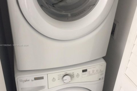 Снять в аренду кондоминиум в Майами, Флорида 1 спальня, 64.2м2, № 2049805 - фото 8