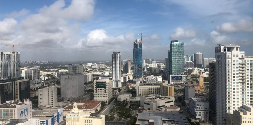 Кондоминиум с 1 спальней в Майами, Флорида № 2049805